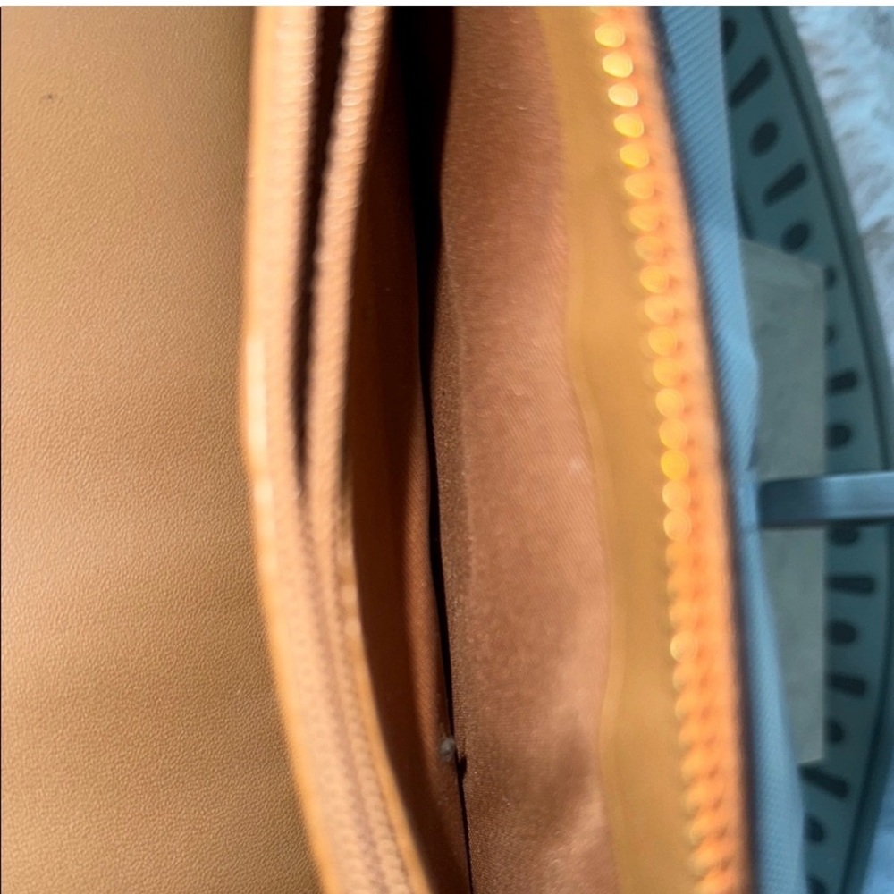 ✨💎EUC💎✨COACH PEBBLED LEATHER LARGE WRISTLET! - Picture 5 of 10